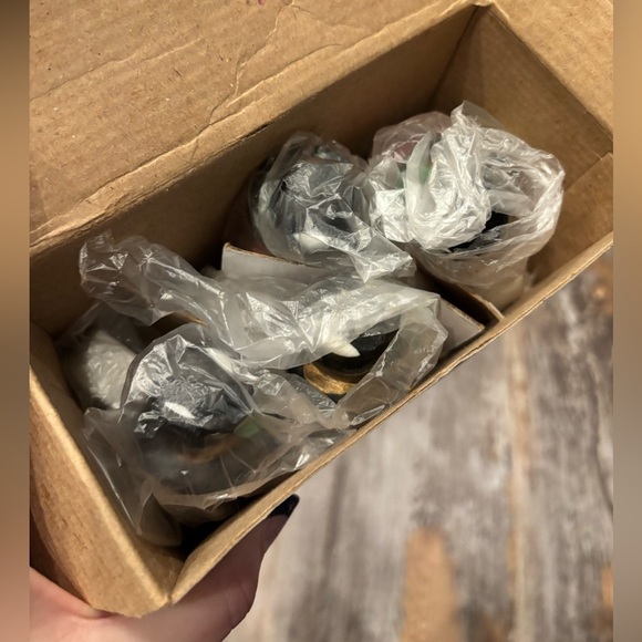 Set of 4 Hand Painted Porcelain Snowman Napkin Rings World Bazaars Box Christmas - Picture 3 of 7